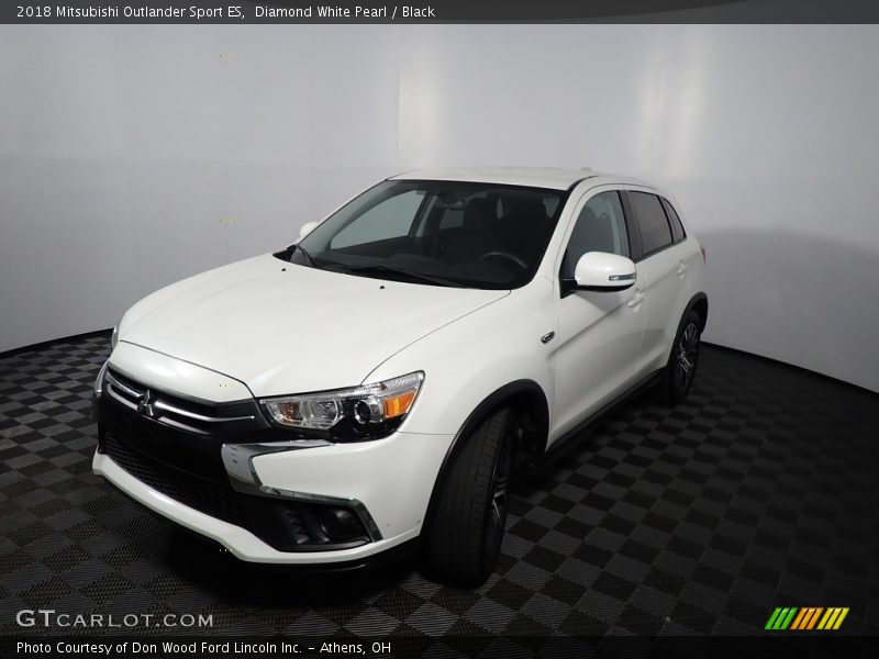 Diamond White Pearl / Black 2018 Mitsubishi Outlander Sport ES