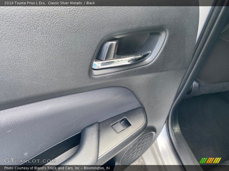 Classic Silver Metallic / Black 2019 Toyota Prius L Eco