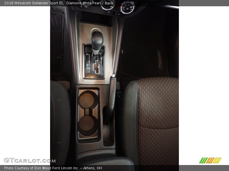 Diamond White Pearl / Black 2018 Mitsubishi Outlander Sport ES