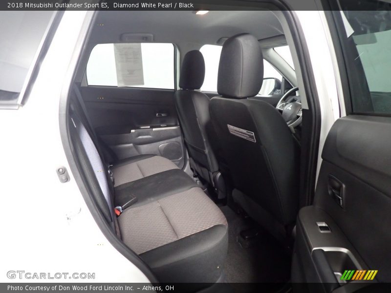 Diamond White Pearl / Black 2018 Mitsubishi Outlander Sport ES
