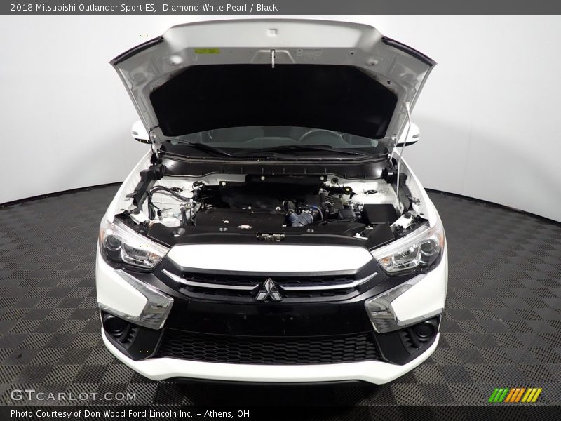 Diamond White Pearl / Black 2018 Mitsubishi Outlander Sport ES