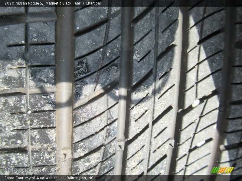 Magnetic Black Pearl / Charcoal 2020 Nissan Rogue S