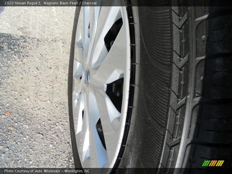 Magnetic Black Pearl / Charcoal 2020 Nissan Rogue S
