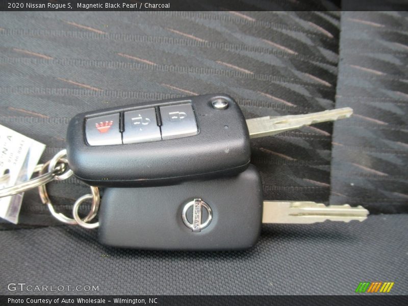 Magnetic Black Pearl / Charcoal 2020 Nissan Rogue S