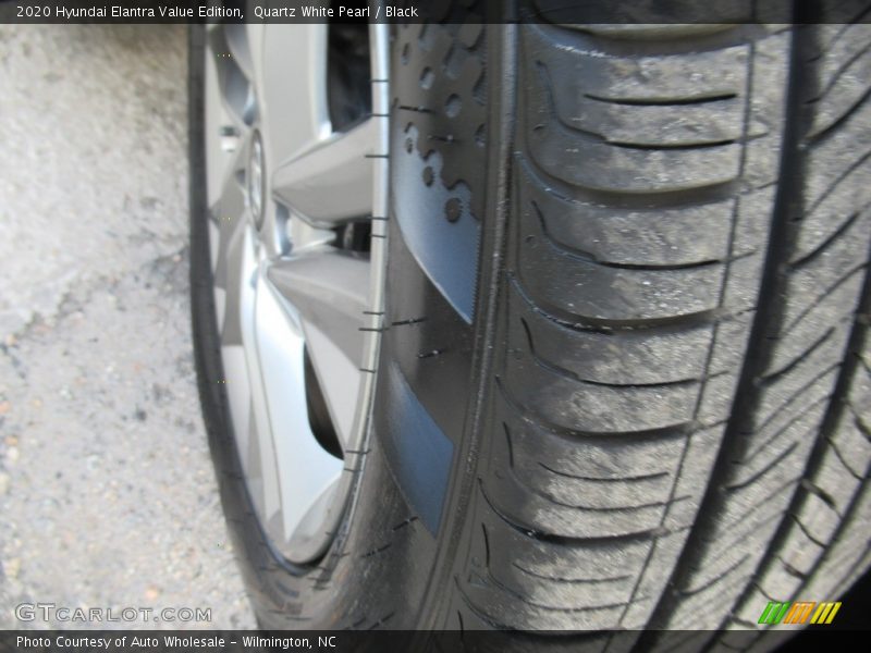 Quartz White Pearl / Black 2020 Hyundai Elantra Value Edition
