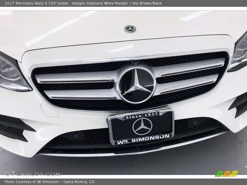designo Diamond White Metallic / Nut Brown/Black 2017 Mercedes-Benz E 300 Sedan