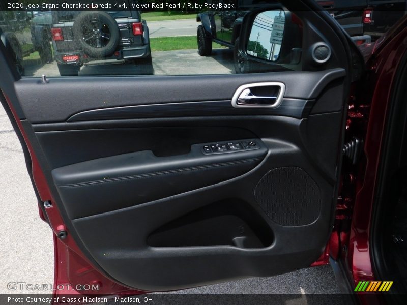 Velvet Red Pearl / Ruby Red/Black 2020 Jeep Grand Cherokee Laredo 4x4