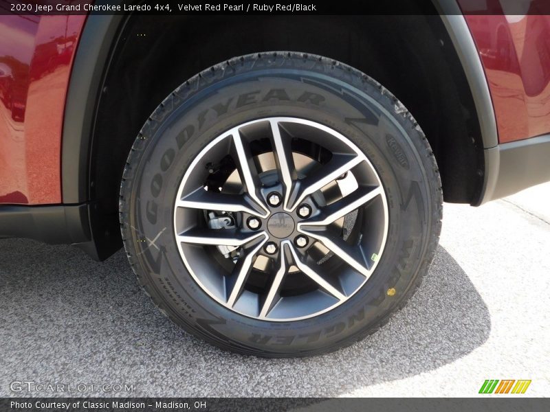 Velvet Red Pearl / Ruby Red/Black 2020 Jeep Grand Cherokee Laredo 4x4