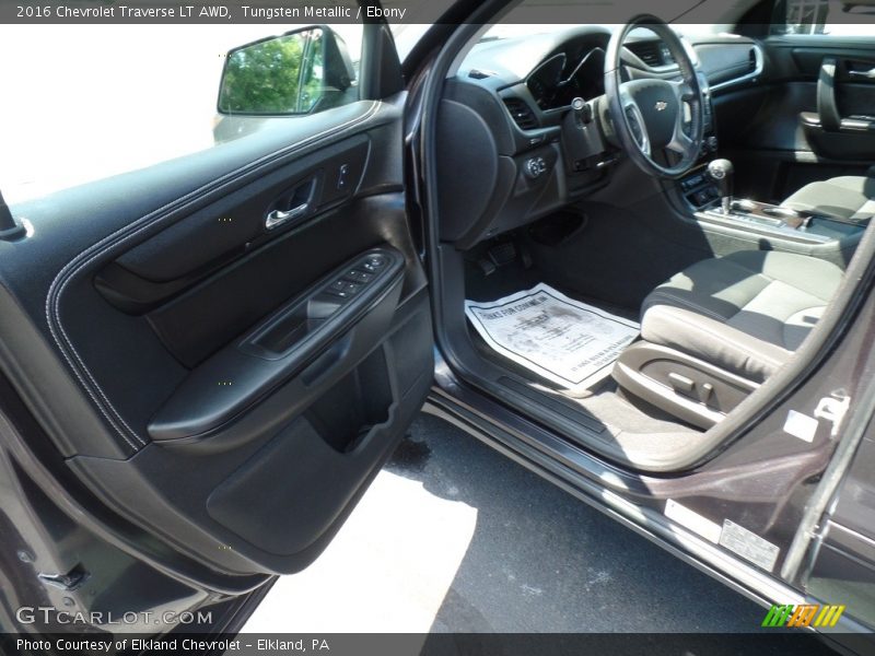 Tungsten Metallic / Ebony 2016 Chevrolet Traverse LT AWD