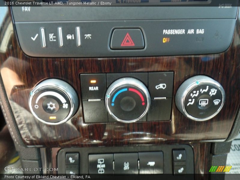 Tungsten Metallic / Ebony 2016 Chevrolet Traverse LT AWD