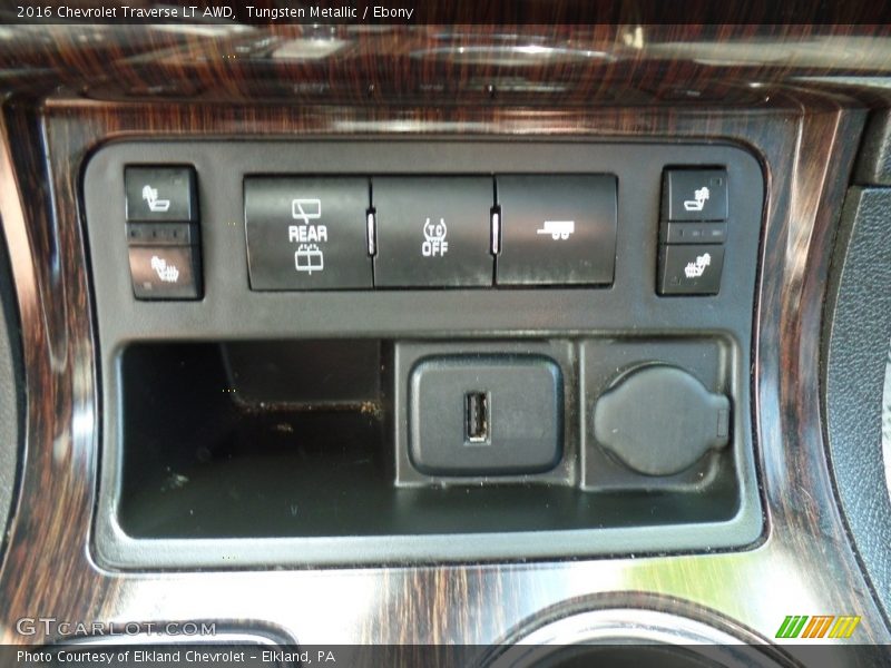 Tungsten Metallic / Ebony 2016 Chevrolet Traverse LT AWD