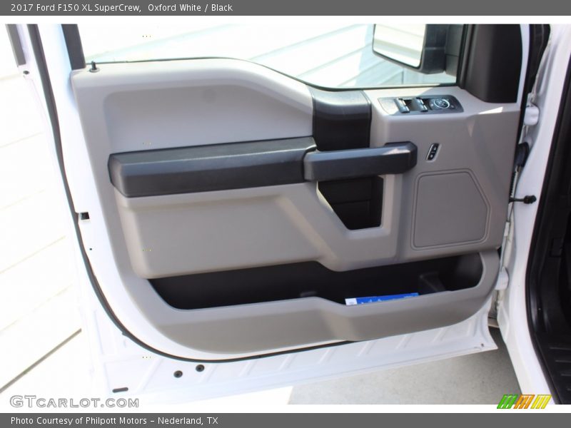 Oxford White / Black 2017 Ford F150 XL SuperCrew