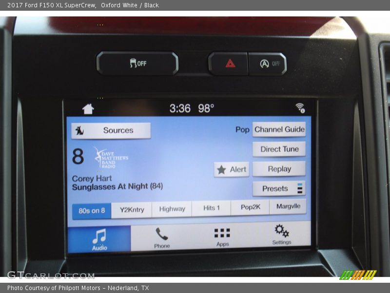Oxford White / Black 2017 Ford F150 XL SuperCrew