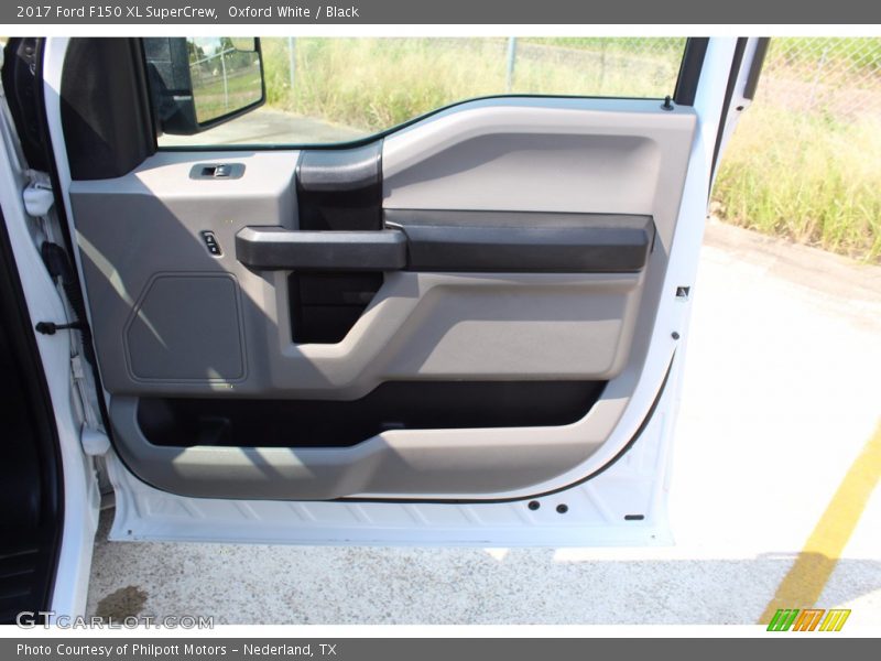 Oxford White / Black 2017 Ford F150 XL SuperCrew