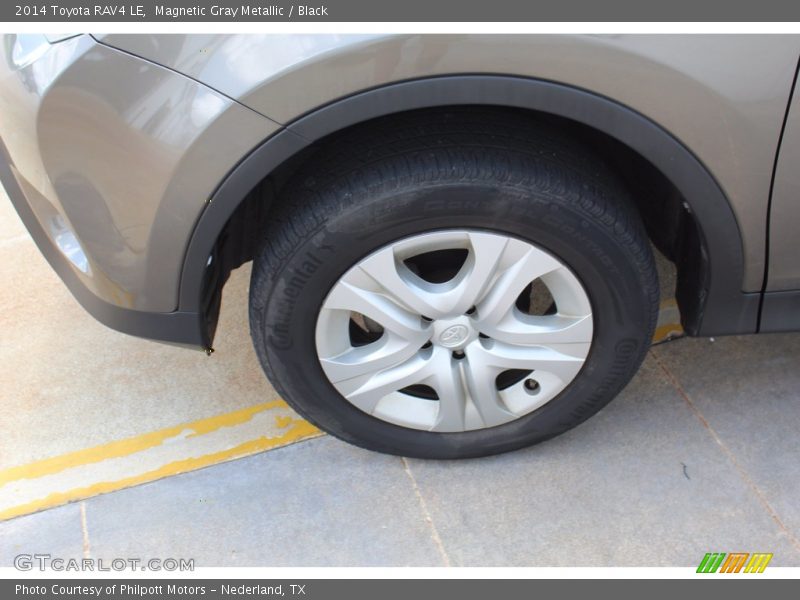 Magnetic Gray Metallic / Black 2014 Toyota RAV4 LE