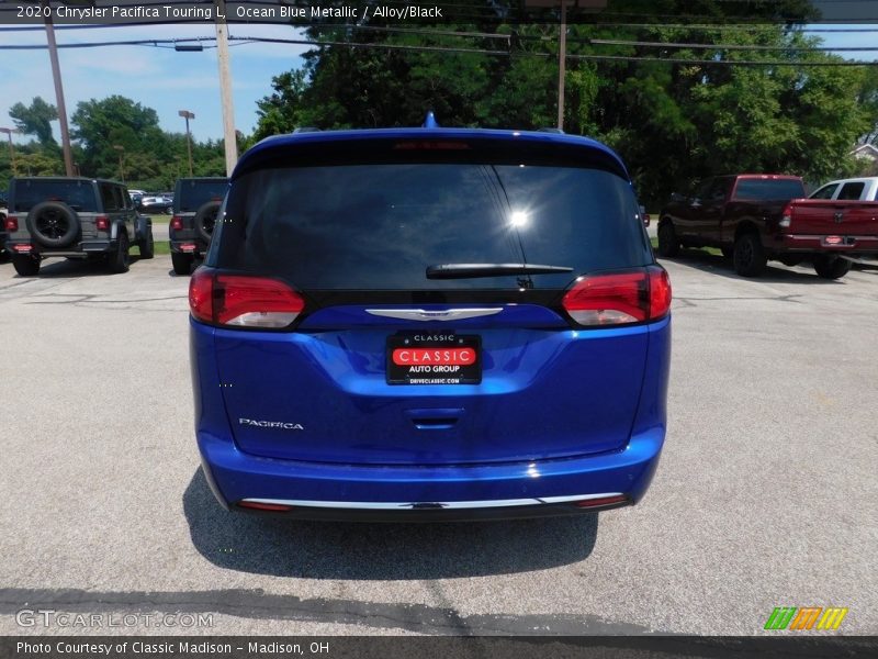 Ocean Blue Metallic / Alloy/Black 2020 Chrysler Pacifica Touring L
