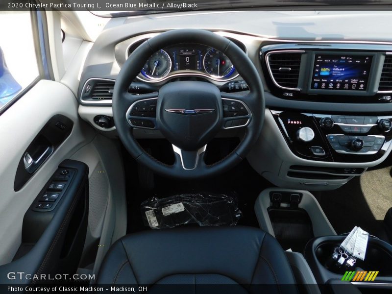 Ocean Blue Metallic / Alloy/Black 2020 Chrysler Pacifica Touring L
