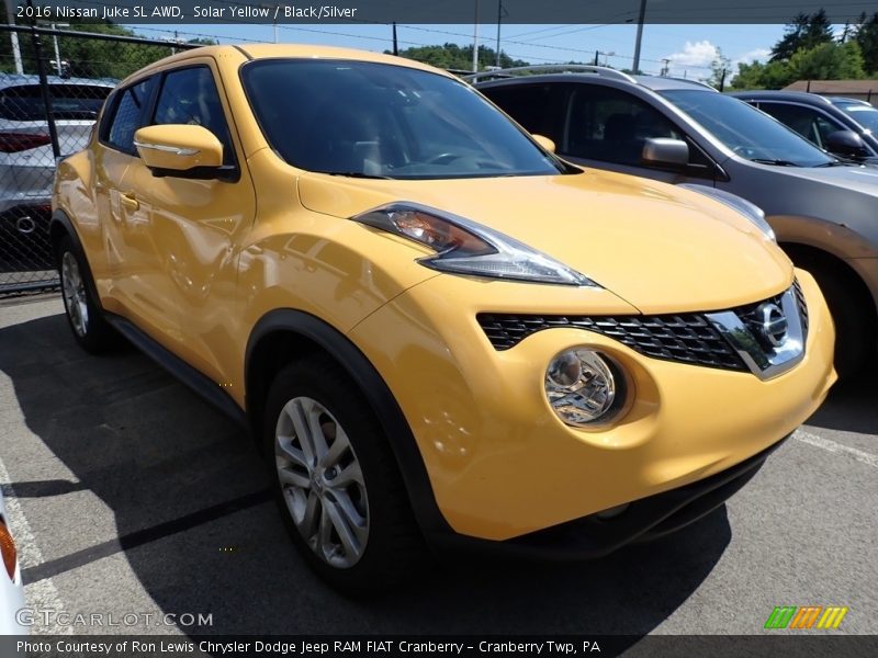 Front 3/4 View of 2016 Juke SL AWD