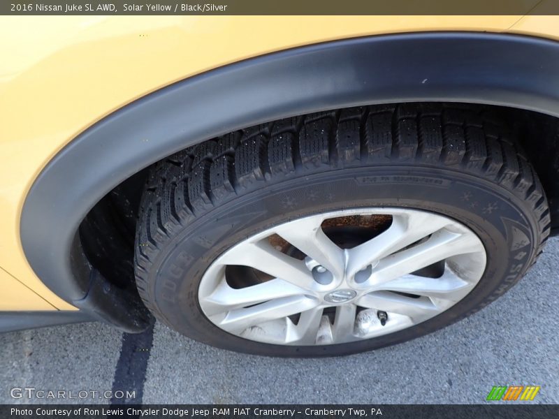 Solar Yellow / Black/Silver 2016 Nissan Juke SL AWD