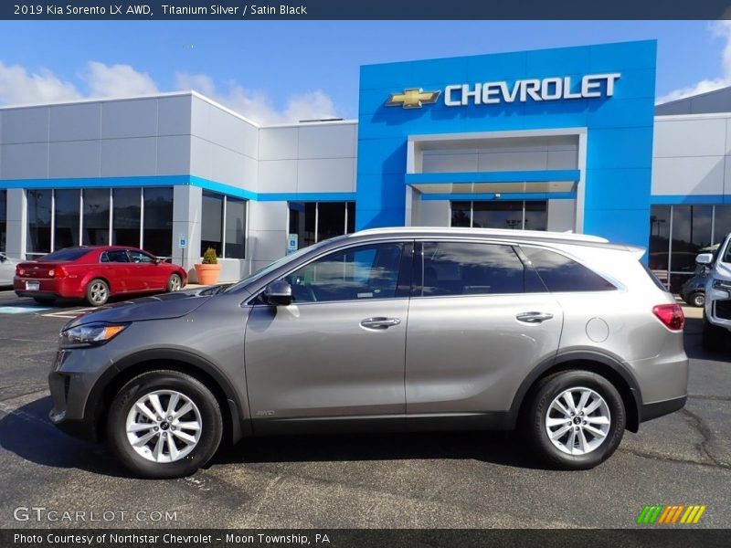 Titanium Silver / Satin Black 2019 Kia Sorento LX AWD