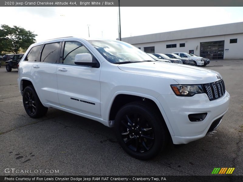 Bright White / Black 2020 Jeep Grand Cherokee Altitude 4x4
