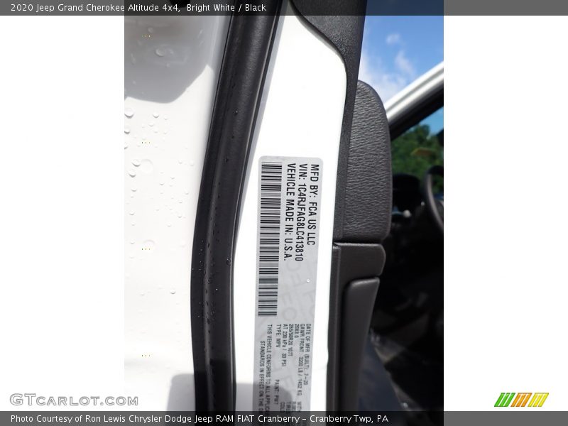 Bright White / Black 2020 Jeep Grand Cherokee Altitude 4x4