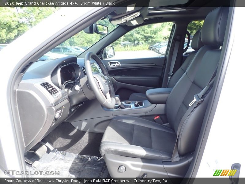 Bright White / Black 2020 Jeep Grand Cherokee Altitude 4x4
