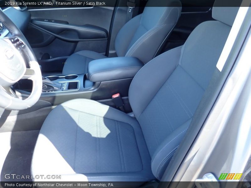Titanium Silver / Satin Black 2019 Kia Sorento LX AWD