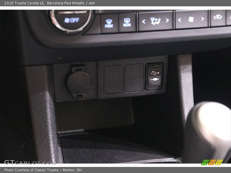 Barcelona Red Metallic / Ash 2016 Toyota Corolla LE
