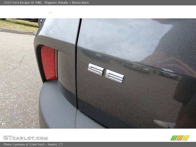 Magnetic Metallic / Ebony Black 2020 Ford Escape SE 4WD