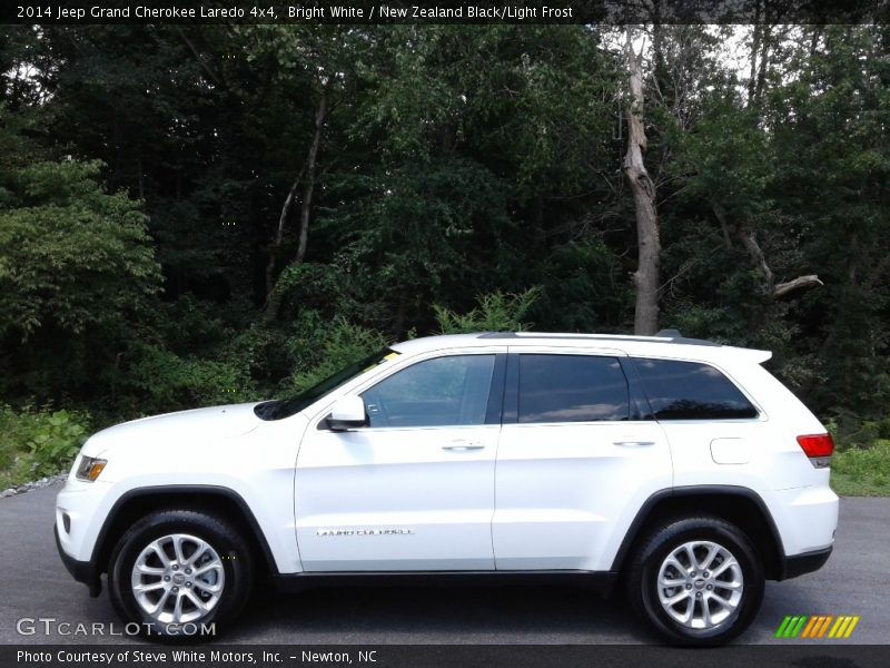 Bright White / New Zealand Black/Light Frost 2014 Jeep Grand Cherokee Laredo 4x4