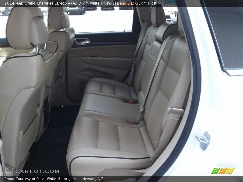Bright White / New Zealand Black/Light Frost 2014 Jeep Grand Cherokee Laredo 4x4