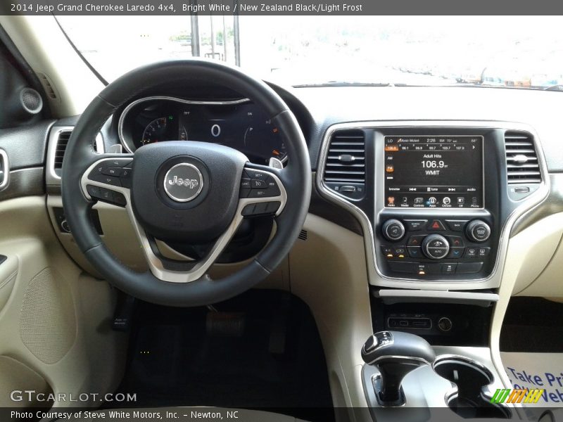Bright White / New Zealand Black/Light Frost 2014 Jeep Grand Cherokee Laredo 4x4