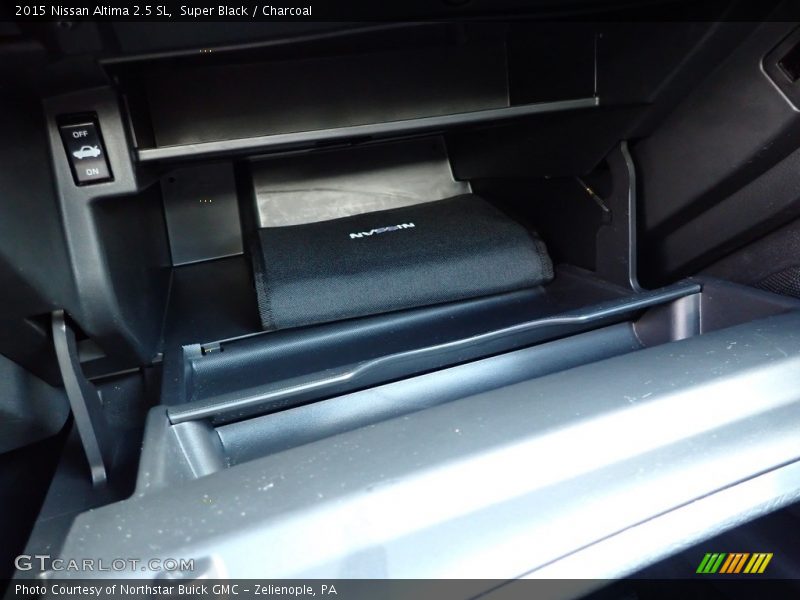 Super Black / Charcoal 2015 Nissan Altima 2.5 SL