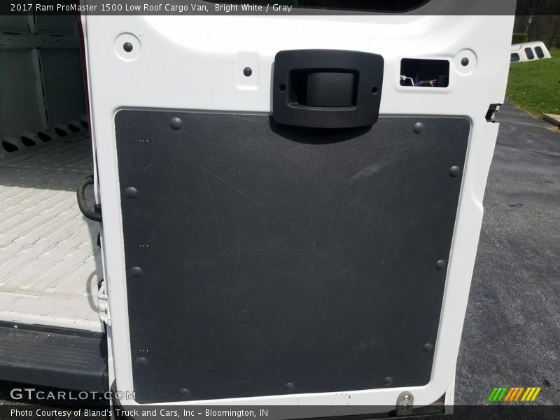 Bright White / Gray 2017 Ram ProMaster 1500 Low Roof Cargo Van