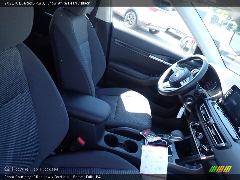 Snow White Pearl / Black 2021 Kia Seltos S AWD