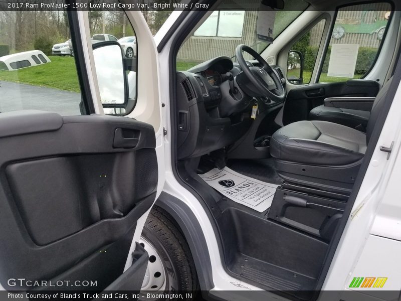 Bright White / Gray 2017 Ram ProMaster 1500 Low Roof Cargo Van