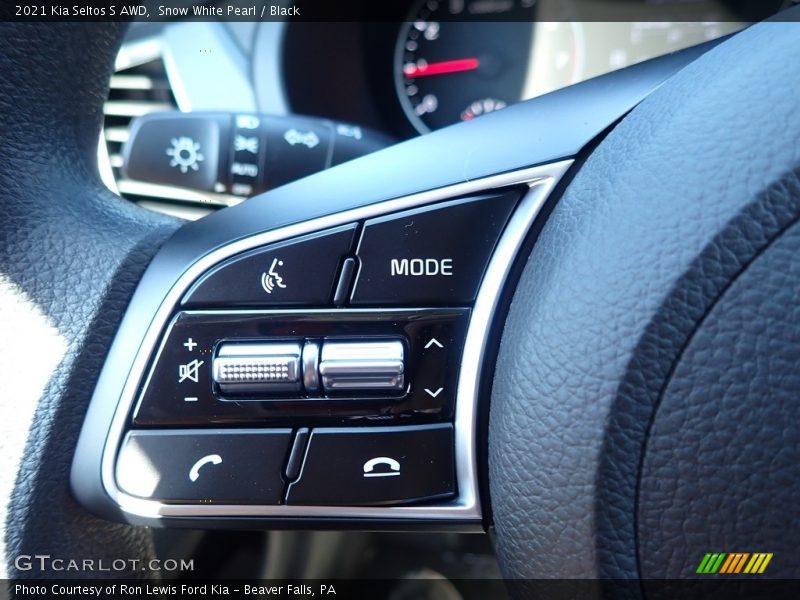 Snow White Pearl / Black 2021 Kia Seltos S AWD