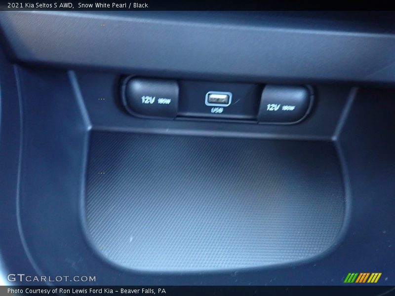 Snow White Pearl / Black 2021 Kia Seltos S AWD