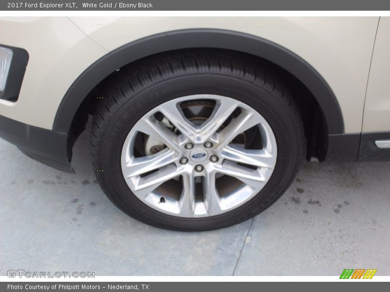 White Gold / Ebony Black 2017 Ford Explorer XLT