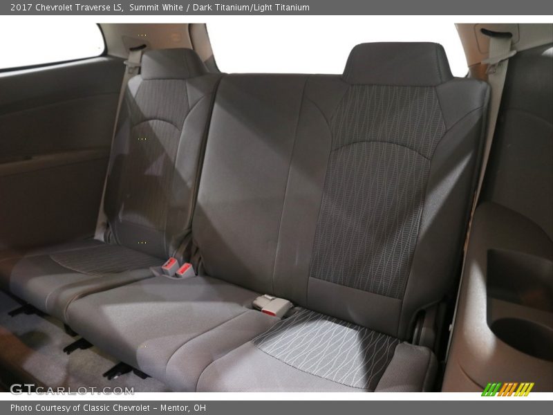 Summit White / Dark Titanium/Light Titanium 2017 Chevrolet Traverse LS