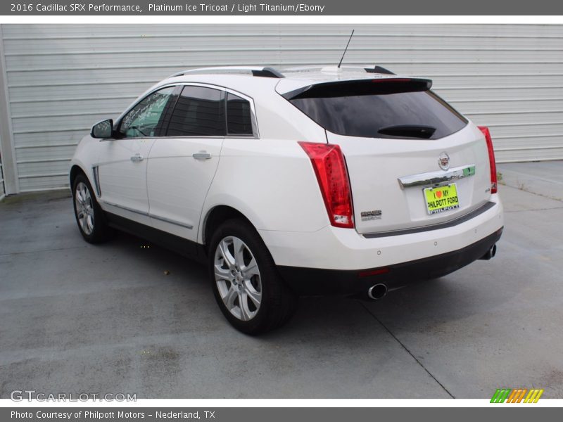 Platinum Ice Tricoat / Light Titanium/Ebony 2016 Cadillac SRX Performance