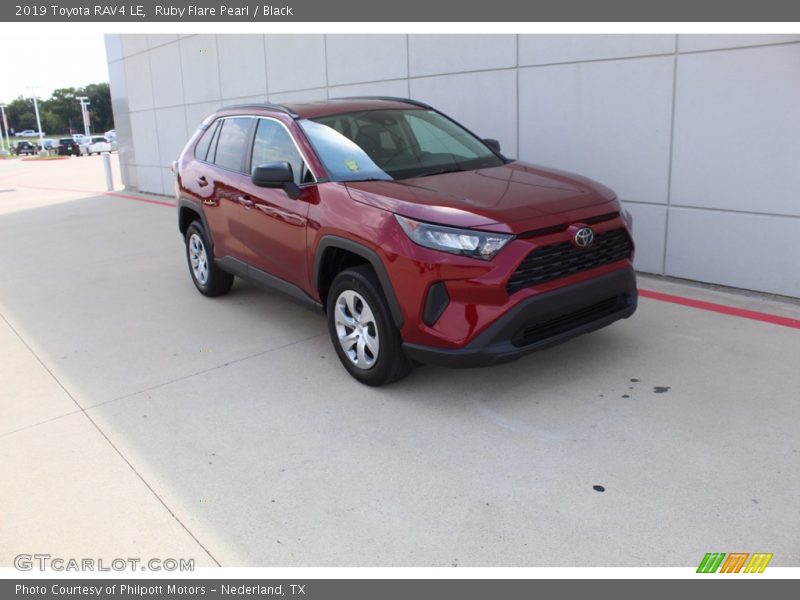 Ruby Flare Pearl / Black 2019 Toyota RAV4 LE