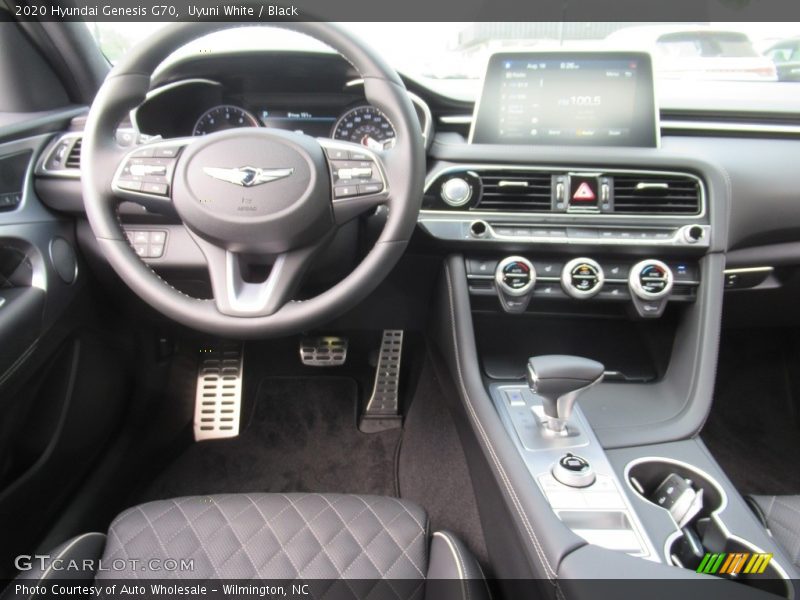 Dashboard of 2020 Genesis G70