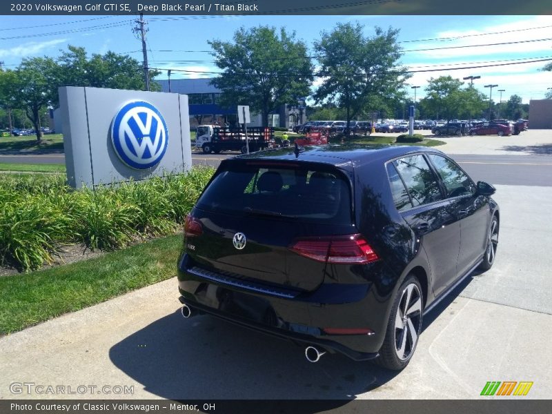 Deep Black Pearl / Titan Black 2020 Volkswagen Golf GTI SE