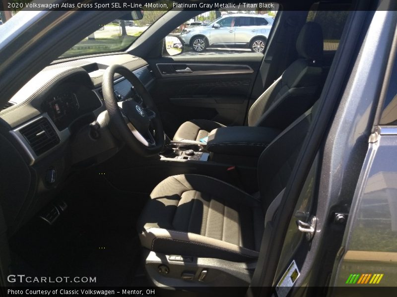 Platinum Gray Metallic / Titan Black 2020 Volkswagen Atlas Cross Sport SEL R-Line 4Motion