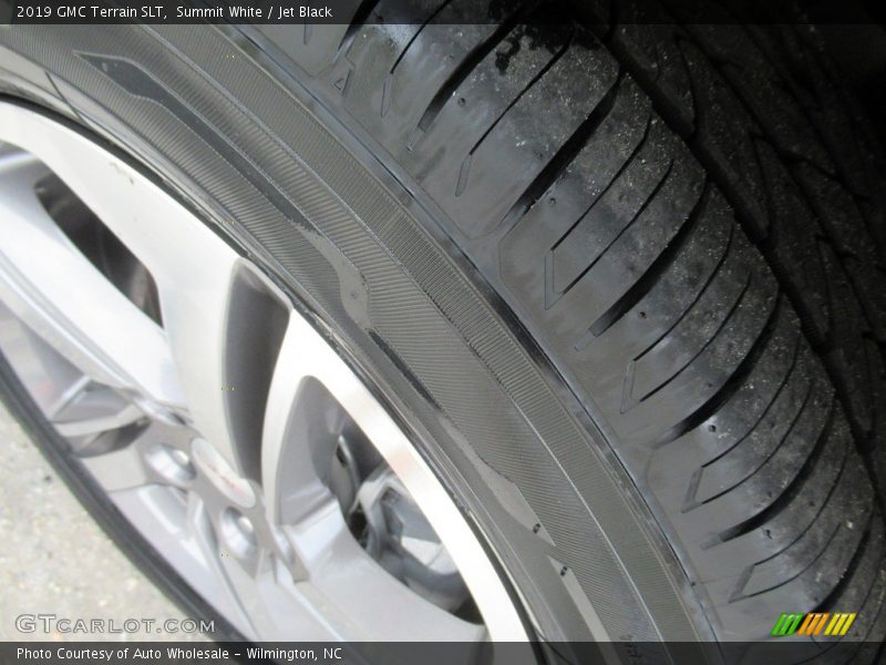 Summit White / Jet Black 2019 GMC Terrain SLT