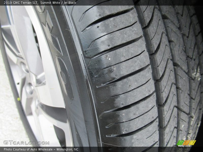 Summit White / Jet Black 2019 GMC Terrain SLT