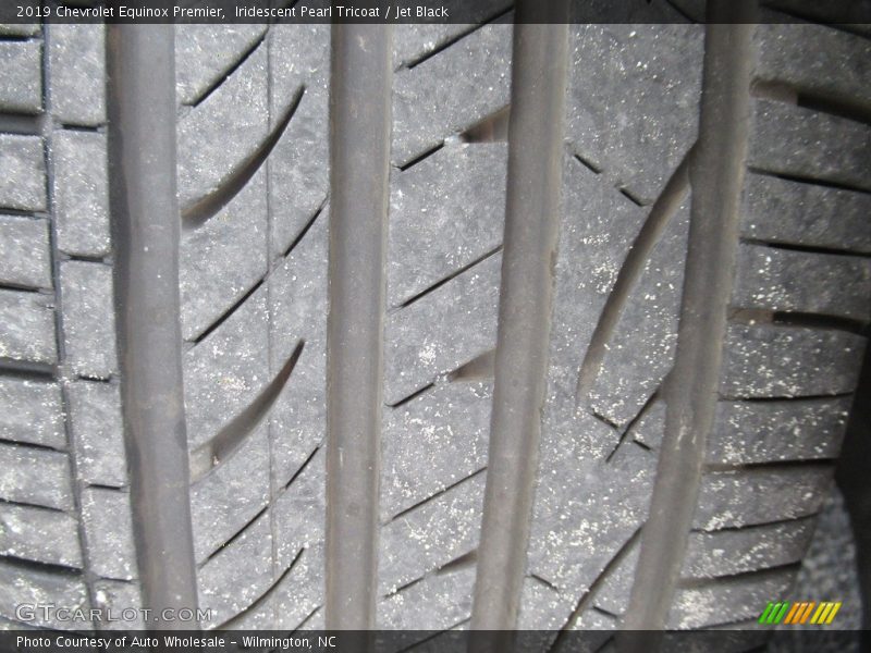 Iridescent Pearl Tricoat / Jet Black 2019 Chevrolet Equinox Premier