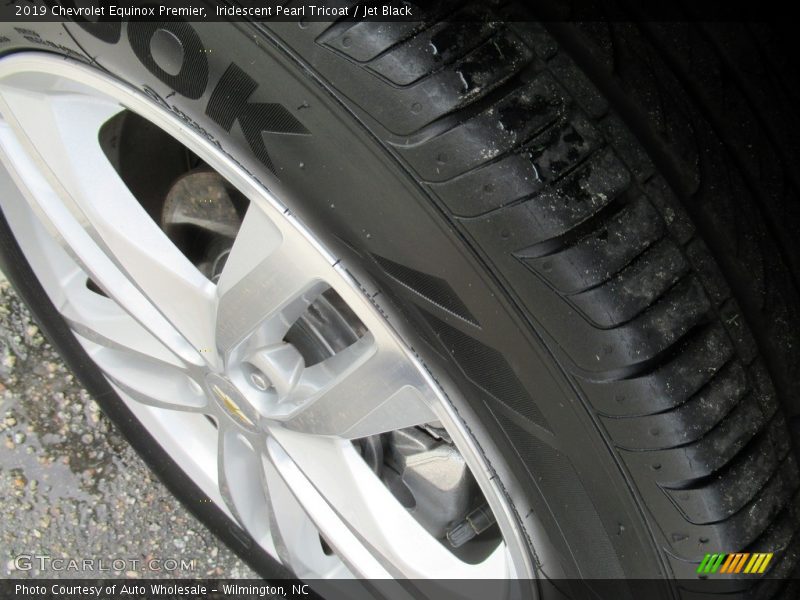 Iridescent Pearl Tricoat / Jet Black 2019 Chevrolet Equinox Premier